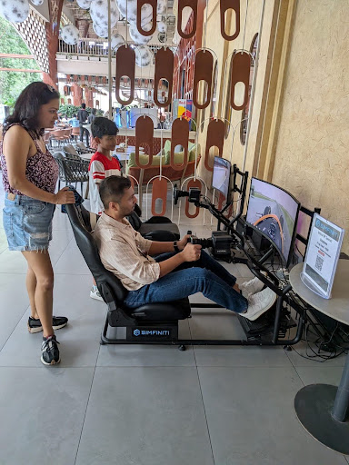 F1 Watch Party Event along with Racing Community at Kingdome, Hyderabad (1)